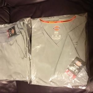 Brand New Gray Stretch Dickies Medical Scrub Set Size S